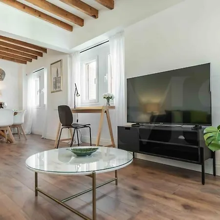Modern Apartment Next To The Cervantes Theatre By Rems Malaga Exterior photo