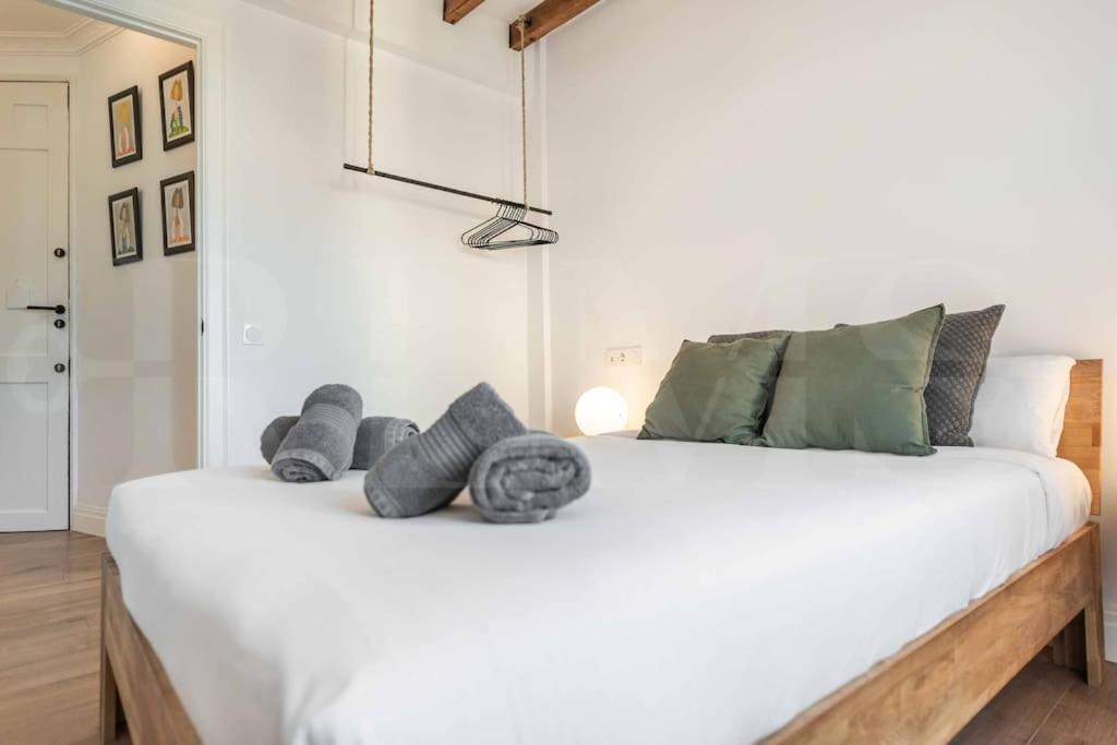 Apartament Modern Next To The Cervantes Theatre By Rems